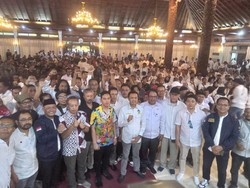 Teriakan Gibran Wapres Menggema di Forum Relawan Jokowi Solo