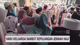 VIDEO: Haru Keluarga Sambut Kepulangan Jemaah Haji