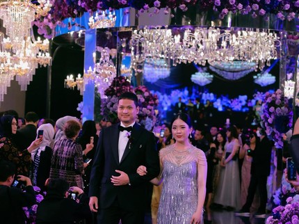 5 Potret Jessica Tanoe Hadiri Pernikahan Kakak, Baby Bump-nya Bikin Makin Anggun