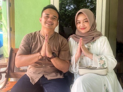 Terpopuler: Viral Kisah Wanita Nikahi Pria yang KKN di Kampungnya 11 Th Lalu