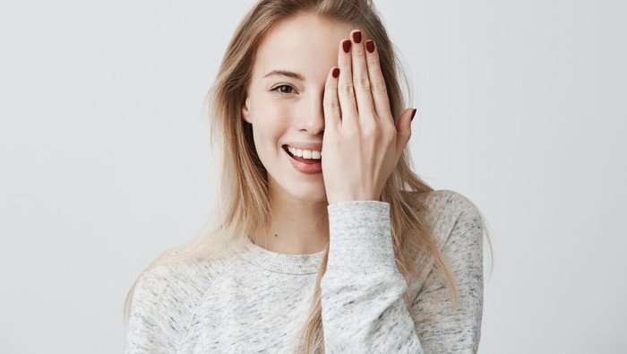 Jangan Disepelekan, Ini 3 Manfaat Eye Cream yang Wajib Kamu Tahu