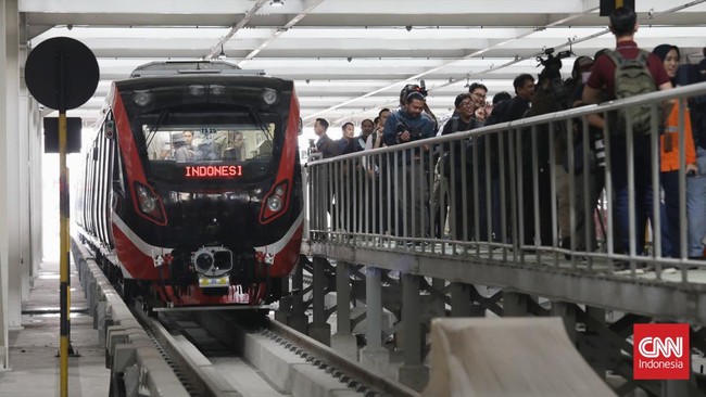 Banyak pihak berharap kehadiran LRT Jabodebek bisa menjadi solusi dalam mengatasi kemacetan yang telah menimbulkan kerugian ekonomi Rp100 triliun per tahun.