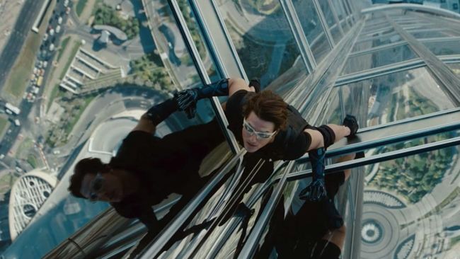 Berikut 7 dari banyak adegan ekstrem yang dilakukan oleh Tom Cruise sepanjang saga Mission Impossible sejak 1996. 