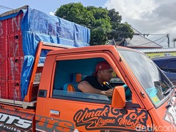 Armada Pengangkut Kesemek Ngaku Rugi Imbas Terjebak Macet Ketapang