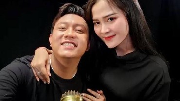 img-title Mendadak Nikah, Ini Isi Surat Dispensasi Denny Caknan dan Bella Bonita
