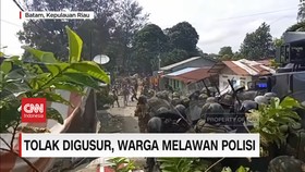VIDEO: Ricuh Penggusuran Pemukiman Polisi Diserang Molotov dan Panah