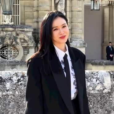Son Ye Jin Unggah Foto Gemas pada Hari Ultah Anak Pertama