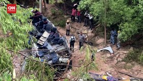 VIDEO: Bus Masuk Jurang Di Meksiko, 29 Penumpang Tewas