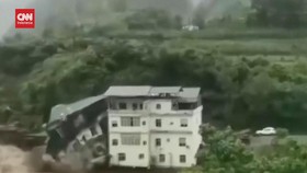 VIDEO: Tiongkok Barat Daya Banjir. 15 Orang Tewas