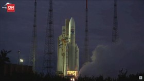 VIDEO: Detik-detik Misi Luar Angkasa Terakhir Roket Ariane 5