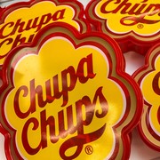 Nggak Nyangka! Pembuat Logo Chupa Chups yang Ikonis Ternyata Pelukis Terkenal, Simak Fakta Bikin Kaget Lainnya