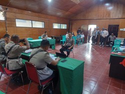 Oknum Polisi Aniaya Istri di Raja Ampat Dipecat Tidak Hormat