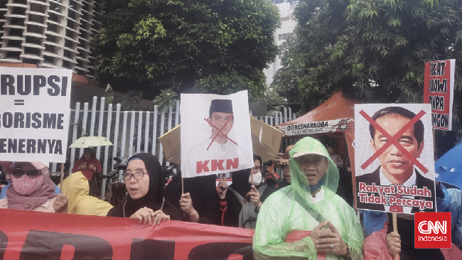 Aksi People Power yang digelar di Jakarta terpantau sepi peserta. Hanya ada puluhan orang yang datang ke lokasi aksi di depan Gedung Bawaslu.