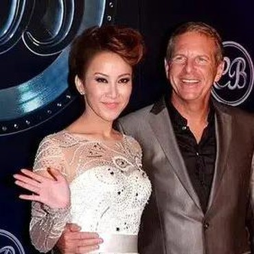 Coco Lee Dimakamkan, Ini Penyebab Suami Tak Ikut Antarkan Jenazah