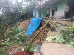 Longsor Landa 9 Kecamatan di Kabupaten Tasikmalaya