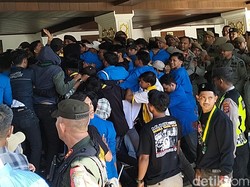 Demo Tolak Achmad Marzuki Pj Gubernur Aceh, Mahasiswa-Polisi Saling Dorong