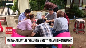 VIDEO: Makanan Jatuh 