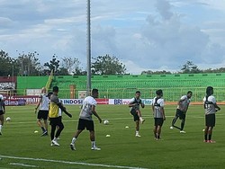 Ricky Kambuaya-Egy Maulana Ikut Latihan Dewa United di Stadion BJ Habibie