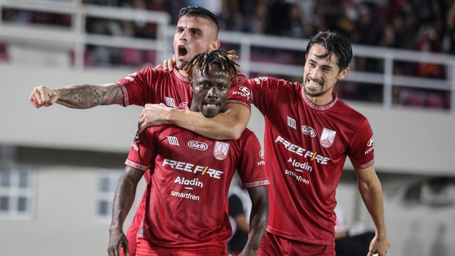 Berikut jadwal siaran langsung Persis vs Persib dalam lanjutan Liga 1 2023/2024 di Stadion Manahan, Solo.
