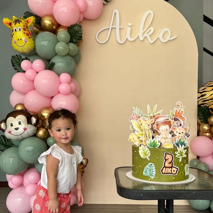 <p>Banyak netizen yang salah fokus dengan pipi Aiko dan kedua kakaknya yang merah merona nih, Bunda. Hal ini pun membuat netizen menjadi gemas. (Foto: Instagram: @wendicagur)</p>