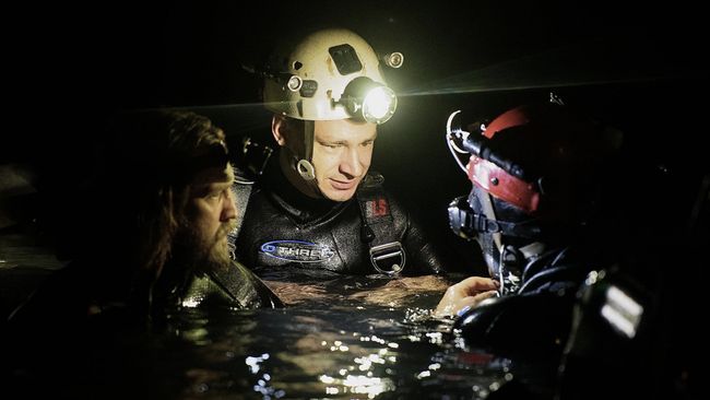 Bioskop Trans TV malam ini, Sabtu (8/7), akan menayangkan The Cave (2019) pukul 21.30 WIB.