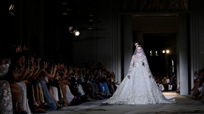 FOTO Gaun Gothic Zuhair Murad Fall 2023 Couture Collection
