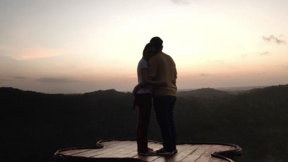 Della Puspita dan Arman Wosi