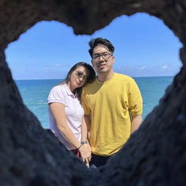 Mesra Rayakan Ultah Suami Usai Diancam, Della Puspita Sudah Baikan?