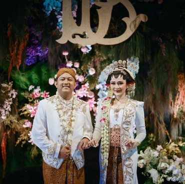 Denny Caknan Spill Momen Usai Malam Pertama, Istri Lambaikan Tangan