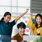 Ikutan Semangat, Ini 4 Zodiak yang Tularkan Positive Vibe di Tempat Kerja