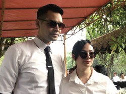 Sosok Mendiang Ibunda Jonas Rivanno di Mata Asmirandah