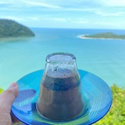 Mengenal Kupi Khop, Kopi Khas Aceh Barat yang Dinikmati dengan Cara Unik Gelas Terbalik