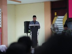 Zulhas Dorong Santri di Sumbawa Belajar Giat untuk Raih Cita-cita