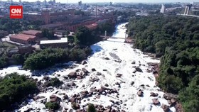 VIDEO: Bau Busuk dan Busa Awan Tebal Cemari Sungai Terbesar Sao Paulo