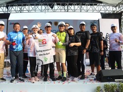 Mendagri Puji Misi Royke Lumowa Keliling Dunia Naik Sepeda