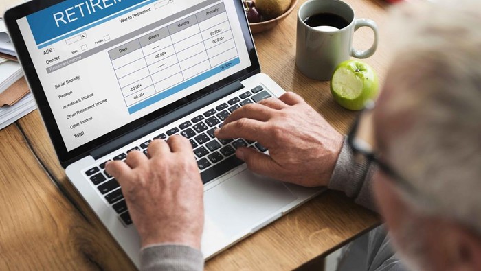 Ilustrasi merencanakan pensiun/Foto: Freepik/rawpixel.com
