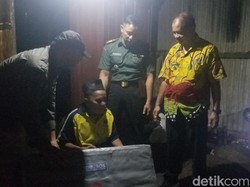 Keluarga yang Tinggal di Tengah Hutan Jember Akhirnya Dapat Bantuan