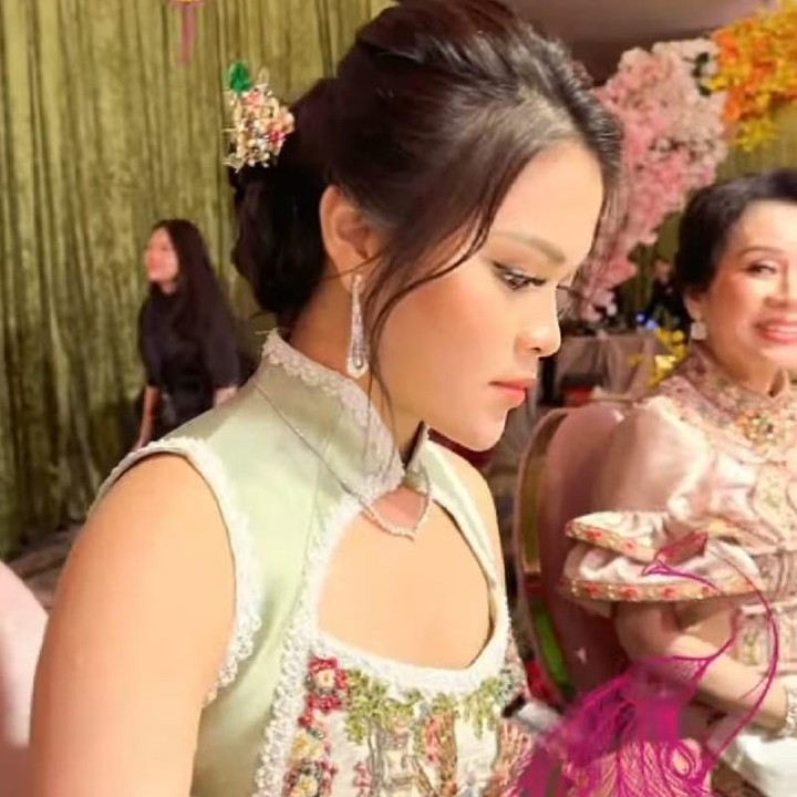 <p>Tak hanya Hotman Paris, sang putri yang bernama Felicia juga membagikan potret-potret calon saudara iparnya, nih. (Foto @feliciahutapeaaa)</p>