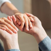 5 Tanda Sikap Orang yang Penuh Empati, Salah Satunya Sulit Mengabaikan Orang Lain