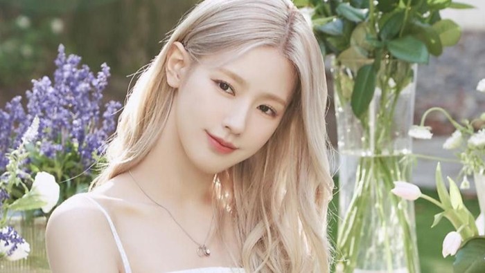 Memukau Layaknya Barbie Hidup, Simak Potret Idol K-Pop yang Tampil dengan Rambut Blonde!