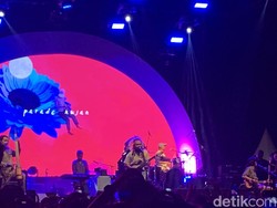 Keseruan Konser Parade Hujan-Nadin Amizah di Medan, Ajak Warga Galau Massal