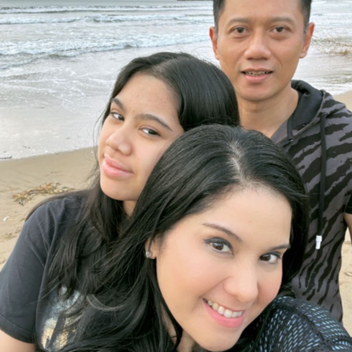 <p>Di sela-sela kesibukan, Agus dan Annisa kerap meluangkan waktu untuk menghabiskan quality time bersama putri mereka, lho. (Foto: Instagram @annisayudhoyono)</p>