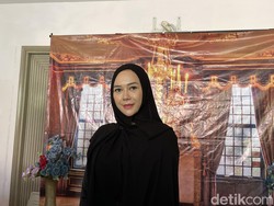 Terlihat Enjoy, Aura Kasih Sedih Hidup Tanpa Pendamping