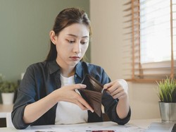 Fresh Graduate Wajib Simak! Ini 3 Tips Kelola Gaji Agar Tak Hanya Numpang Lewat