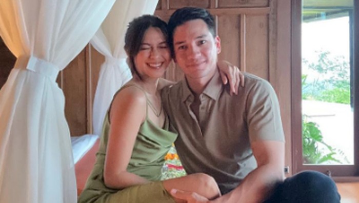 Nana Mirdad dan Andrew White