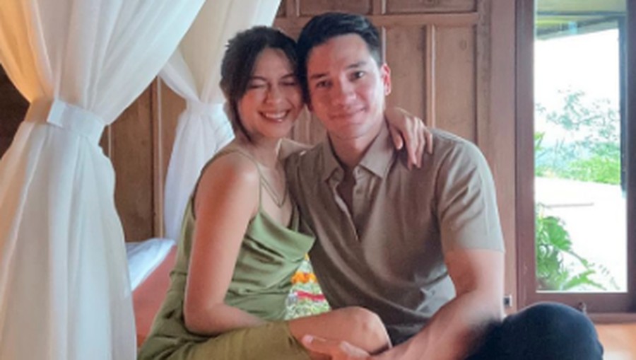 Nana Mirdad dan Andrew White