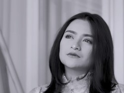 Nathalie Holscher Lepas Hijab, Begini Reaksi Umi Pipik