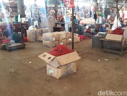 Ini Alasan Pasar Induk Kramat Jati Masih Sepi Pembeli