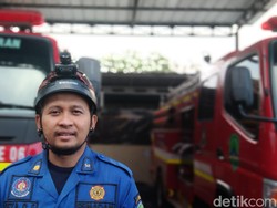 Cara Reza Bertarung Lawan Fobia demi Taklukkan Ular