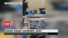 VIDEO: Viral Emak-Emak Grebek dan Rusak Mesin Judi